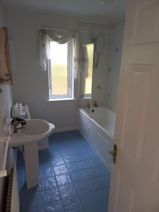 Large 4Bed Available Long-Term In Letterkenny Villa Ngoại thất bức ảnh